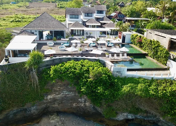 The Palms Ceningan 4*